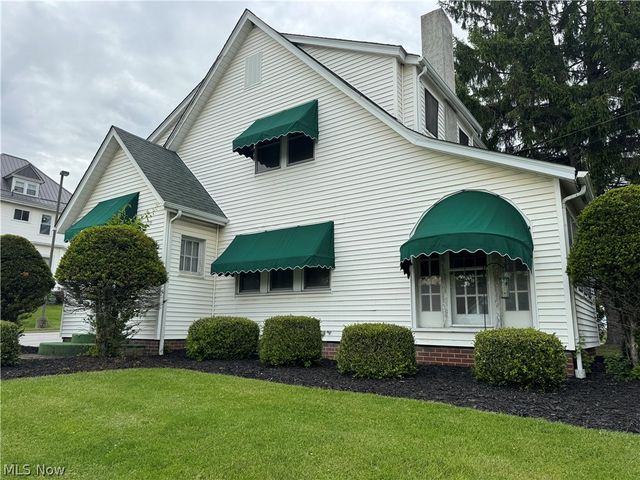211 E Main Street, St Clairsville, OH 43950