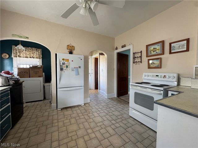 211 E Main Street, St Clairsville, OH 43950