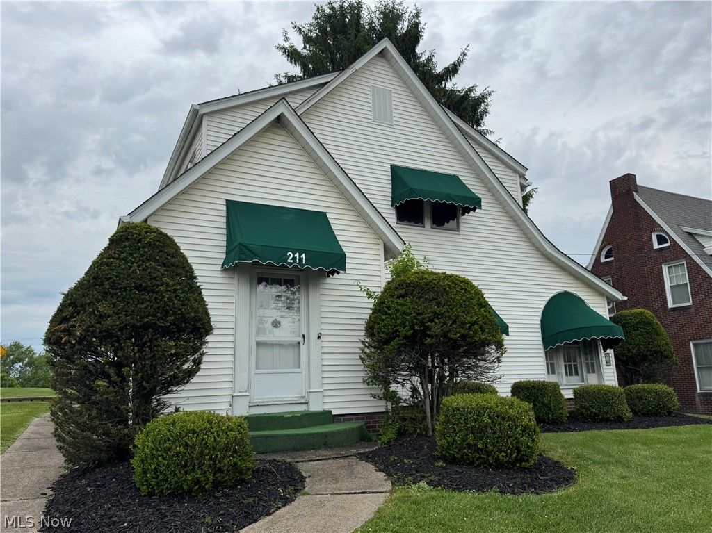 211 E Main Street, St Clairsville, OH 43950