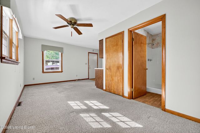 6137 Middlerose Cir, Louisville, KY 40272