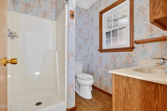 6137 Middlerose Cir, Louisville, KY 40272