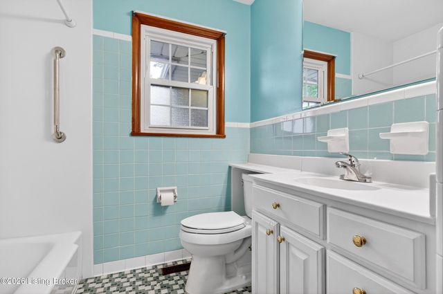 6137 Middlerose Cir, Louisville, KY 40272