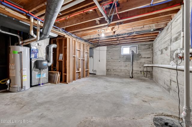 6137 Middlerose Cir, Louisville, KY 40272