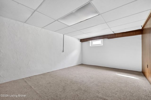 6137 Middlerose Cir, Louisville, KY 40272