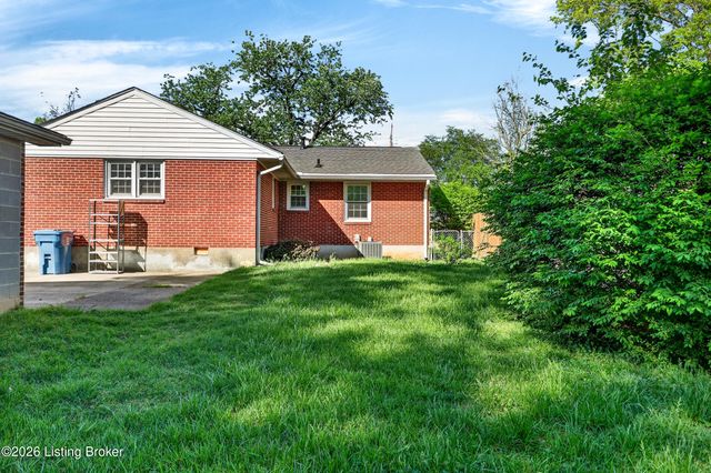 6137 Middlerose Cir, Louisville, KY 40272