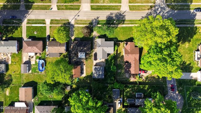 6137 Middlerose Cir, Louisville, KY 40272