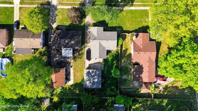 6137 Middlerose Cir, Louisville, KY 40272