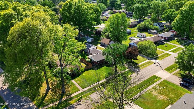 6137 Middlerose Cir, Louisville, KY 40272