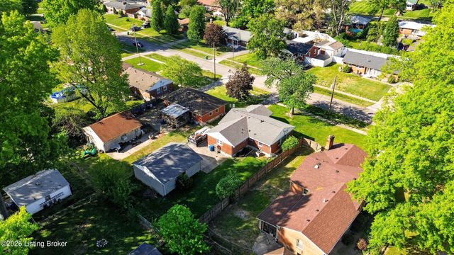 6137 Middlerose Cir, Louisville, KY 40272