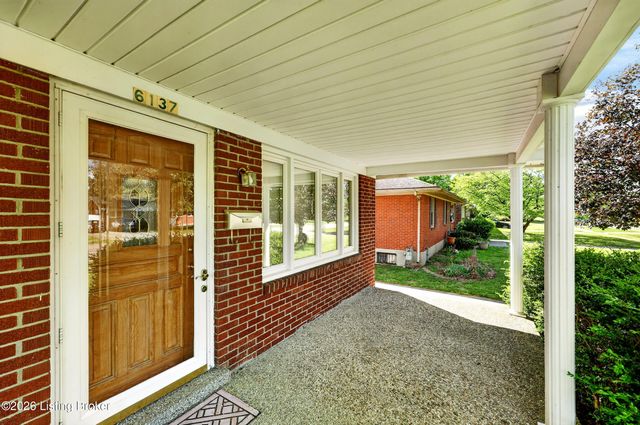 6137 Middlerose Cir, Louisville, KY 40272