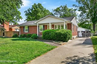 6137 Middlerose Cir, Louisville, KY 40272