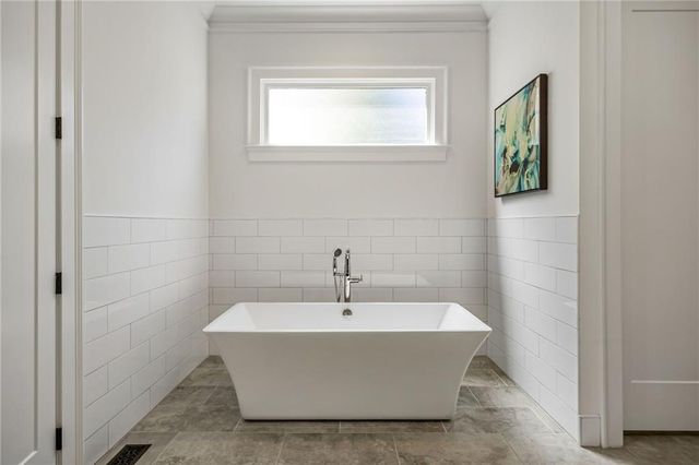 2623 Green Meadows Lane NE, Brookhaven, GA 30319