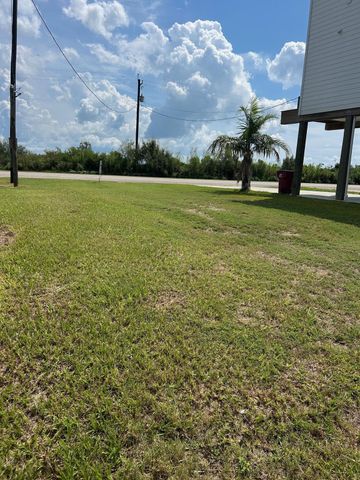 1952 Fm 2031, Matagorda, TX 77457