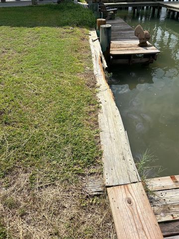 1952 Fm 2031, Matagorda, TX 77457