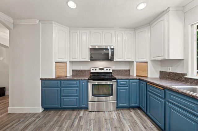 9932 Fairway Drive, Kelseyville, CA 95451