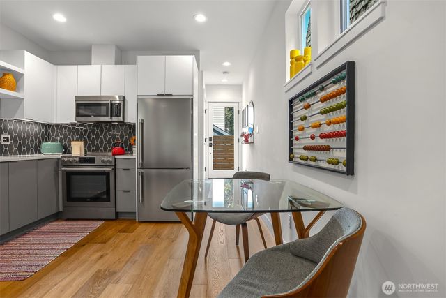 5513 B 6th Avenue NW, Seattle, WA 98107