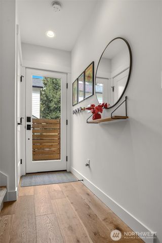5513 B 6th Avenue NW, Seattle, WA 98107