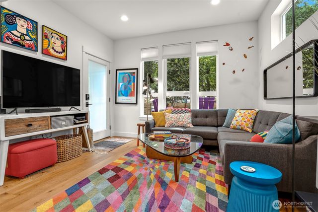 5513 B 6th Avenue NW, Seattle, WA 98107