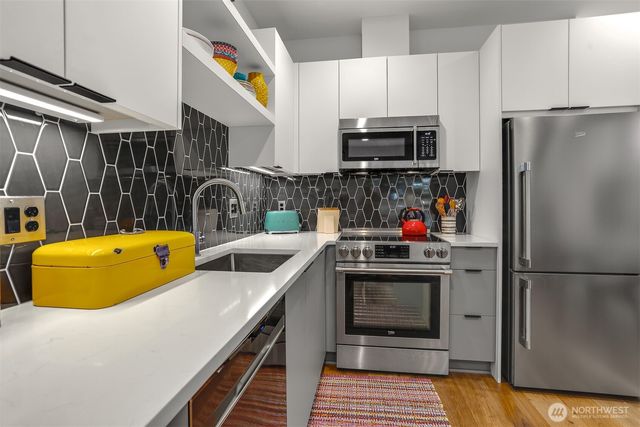 5513 B 6th Avenue NW, Seattle, WA 98107