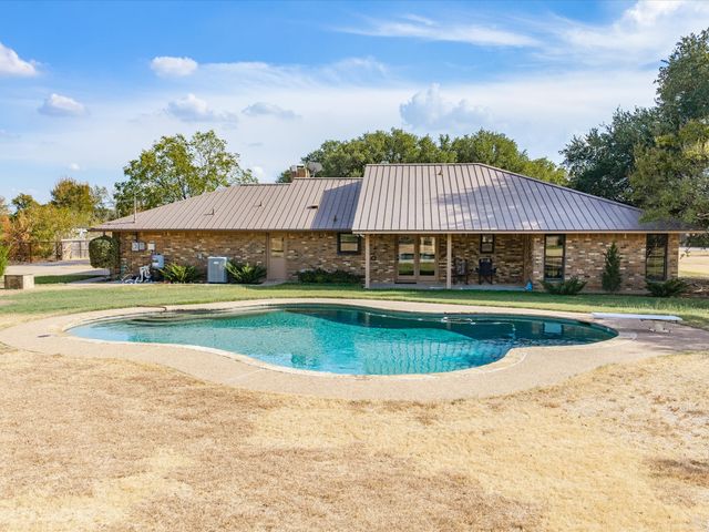 4 Sunset Lane, Fort Worth, TX 76108
