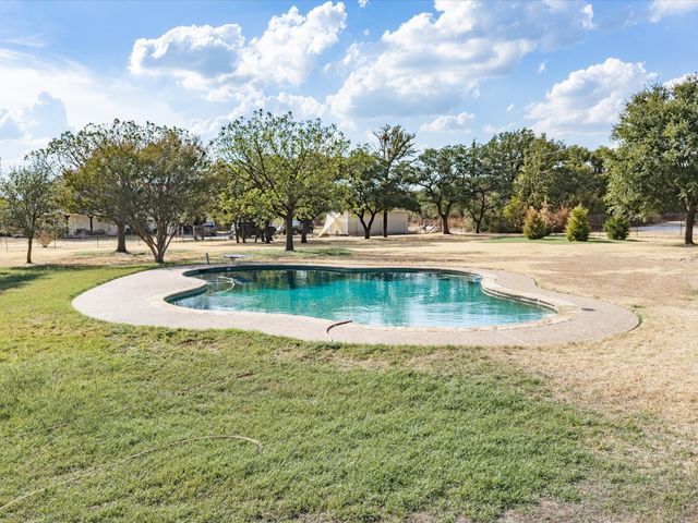 4 Sunset Lane, Fort Worth, TX 76108
