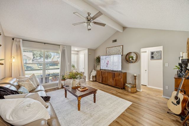 3003 Kathleen Lane, Euless, TX 76039