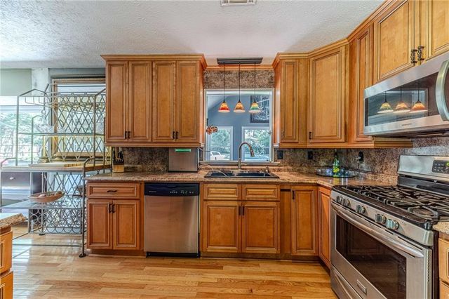 2272 Kimberley Way, Snellville, GA 30078