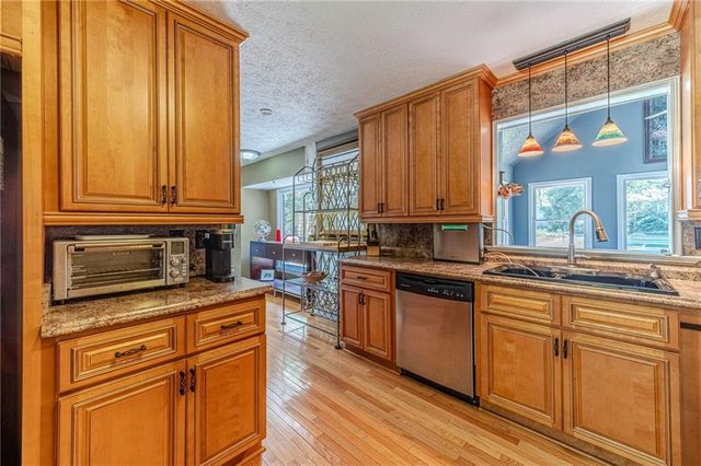 2272 Kimberley Way, Snellville, GA 30078