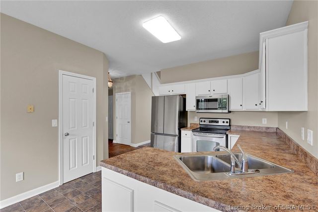 2922 River Heritage Trail, Jeffersonville, IN 47130