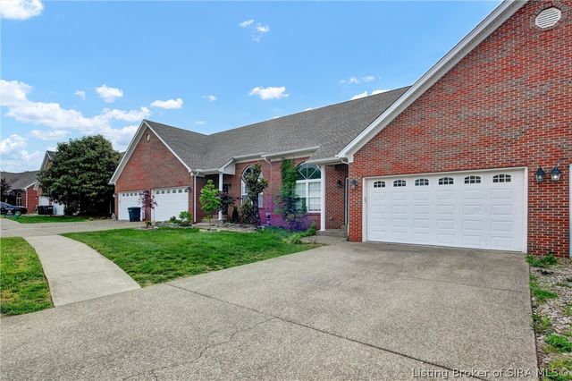 2922 River Heritage Trail, Jeffersonville, IN 47130