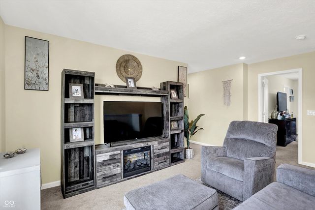 4061 Sedgewick Lane, Columbus, IN 47201