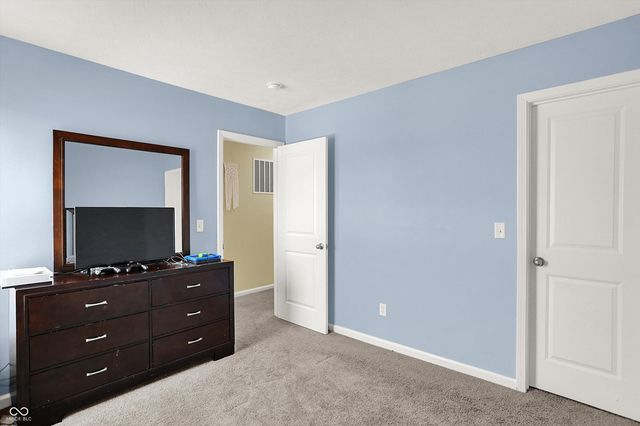 4061 Sedgewick Lane, Columbus, IN 47201