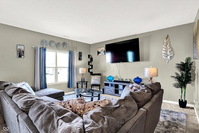4061 Sedgewick Lane, Columbus, IN 47201