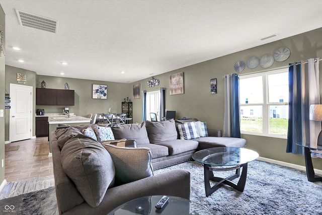 4061 Sedgewick Lane, Columbus, IN 47201