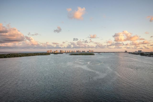 100 Lakeshore Drive 1453, North Palm Beach, FL 33408