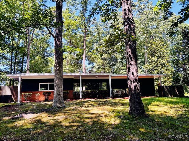 11532 Elmwood Ln, Chester, VA 23831