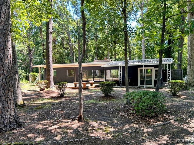 11532 Elmwood Ln, Chester, VA 23831