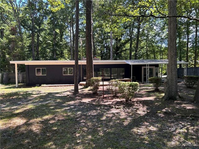 11532 Elmwood Ln, Chester, VA 23831