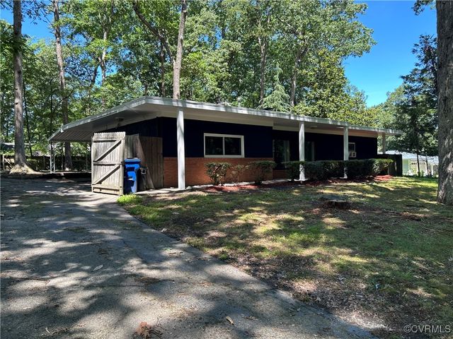 11532 Elmwood Ln, Chester, VA 23831