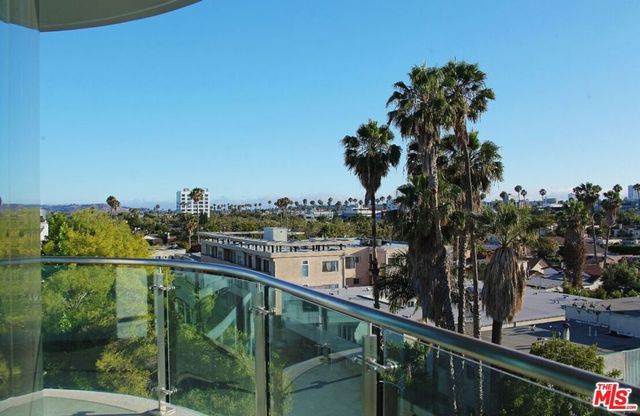 8500 Burton Way 703, Los Angeles, CA 90048