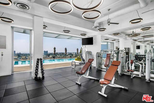 8500 Burton Way 703, Los Angeles, CA 90048