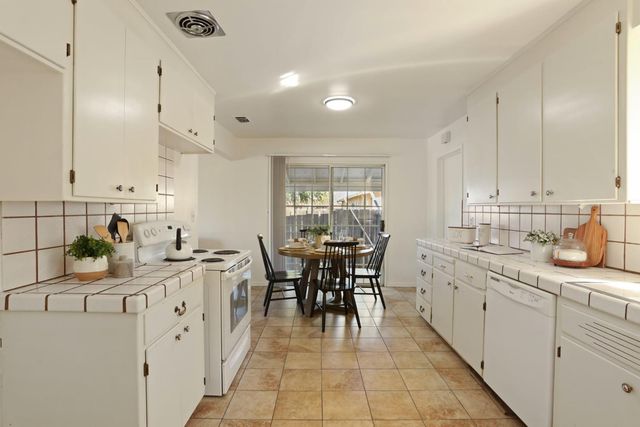 1129 E. Alameda St, Manteca, CA 95336