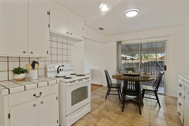 1129 E. Alameda St, Manteca, CA 95336