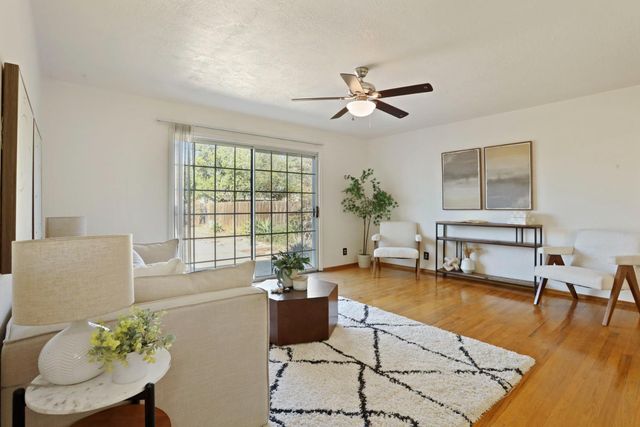 1129 E. Alameda St, Manteca, CA 95336