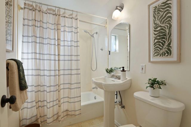 1129 E. Alameda St, Manteca, CA 95336