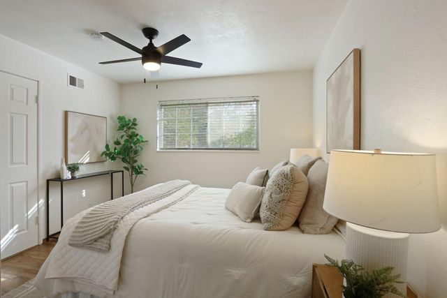 1129 E. Alameda St, Manteca, CA 95336