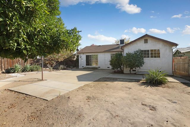 1129 E. Alameda St, Manteca, CA 95336