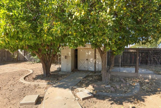 1129 E. Alameda St, Manteca, CA 95336