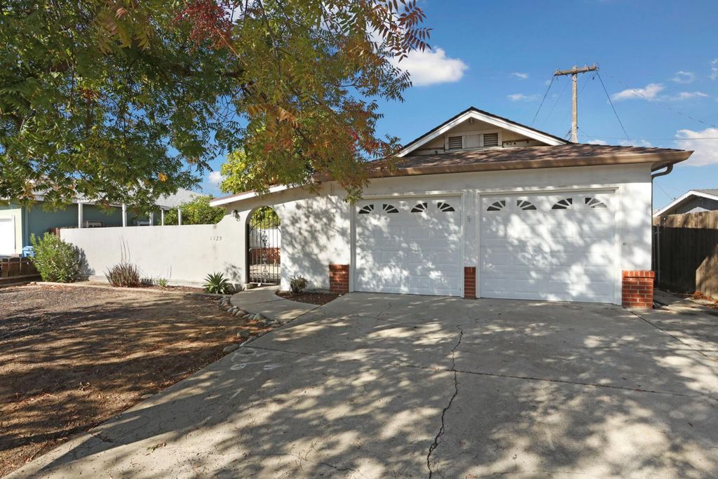 1129 E. Alameda St, Manteca, CA 95336