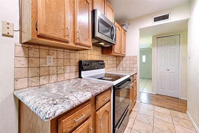 438 Woodhurst Drive, Coppell, TX 75019